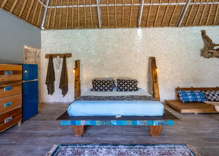 Laguna Biru 4* レンボンガン島