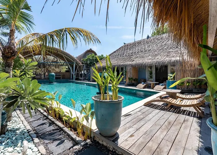 Laguna Biru 4* レンボンガン島